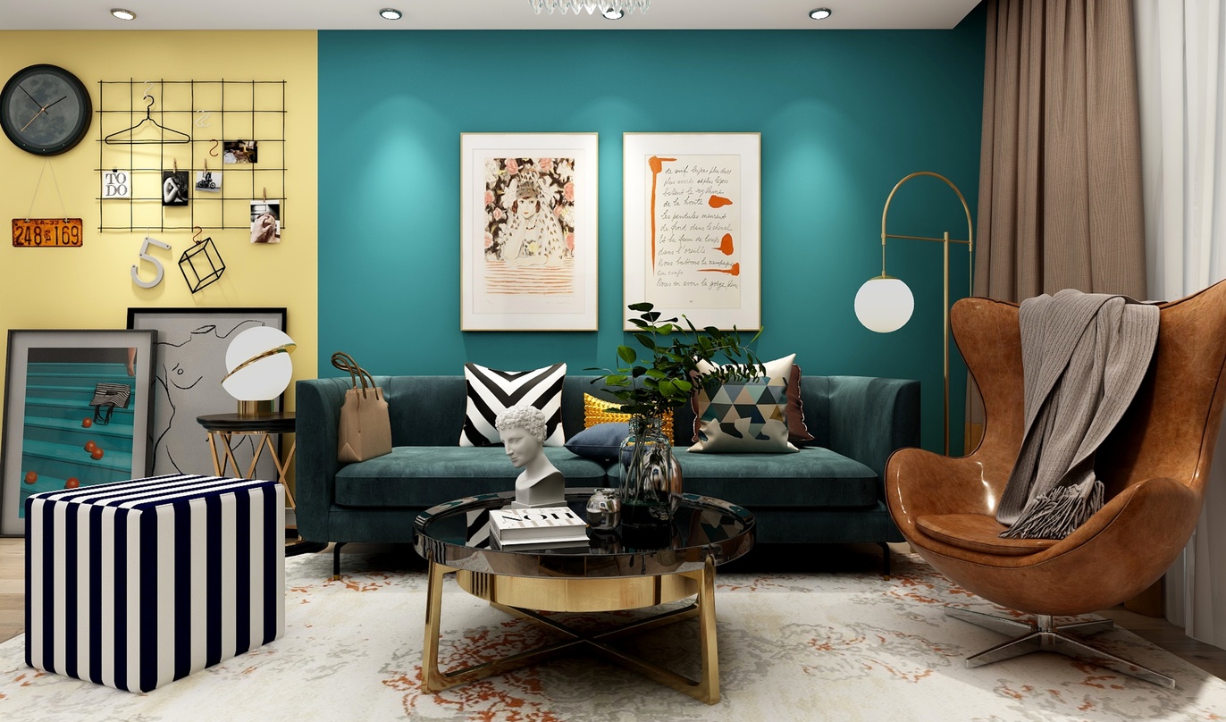 这个客厅空间非常大胆明亮，以蓝绿色和黄色为主色调，给人一种活泼跳动的感觉。墙面被涂成了蓝绿色，使得整个空间看起来更加清新自然。沙发背景墙则是黄色，上面挂着装饰画，增添艺术气息。地面上铺着一张大尺寸的白色和棕色的地毯，为整个空间增添了舒适感。客厅中间的茶几上放着一些装饰品和生活用品，看起来非常实用。沙发旁边放着一个坐垫和一个小地毯，非常贴心。整个客厅的装饰风格非常独特，充满了艺术感和时尚感，让人眼前一亮。