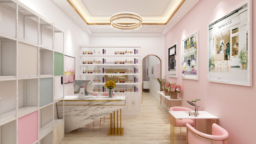 图中是一个美容店的内部装修，整体以粉色和白色为主，显得清新、简洁、明亮。墙面是粉色的，地面上铺着黄色的地板，整个空间布置着一些鲜花，显得非常有生活气息。在美容店的中间，有一个白色大理石的台子，上面摆放着一些化妆品，看起来非常专业。台子的左边有一个白色的展柜，里面整齐的摆放着一些化妆品，展柜的左右两侧还有带着粉色花朵的白色花瓶。台子的前面还有一把椅子，上面放着一些鲜花。在美容店的右侧，有一个白色的带圆环的吊灯，下面有一个白色的桌子，上面也摆放着化妆品。墙上还挂着一些画，画的内容也与美容有关。画的左右两侧还有两根白色的柱子，柱子上还有一些花朵装饰。在美容店的前方地面上，还放着一些鲜花和绿植，增加了美容店的生机。
